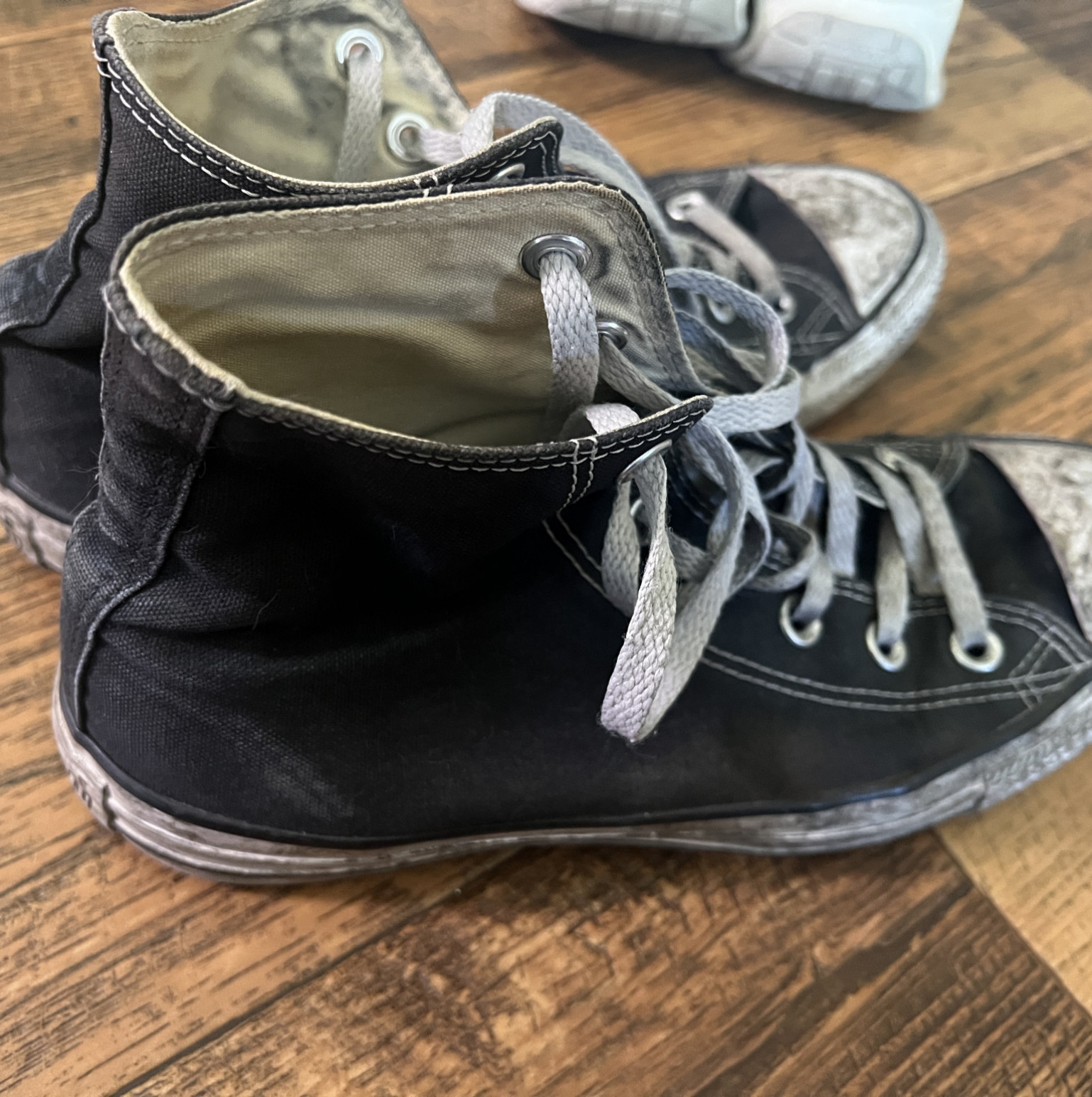 High Top Converse sneakers